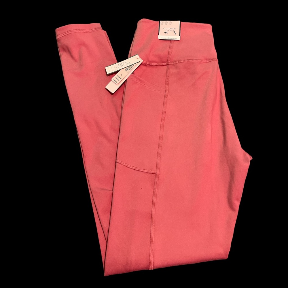 Victoria secrets incredible essential legging NWT